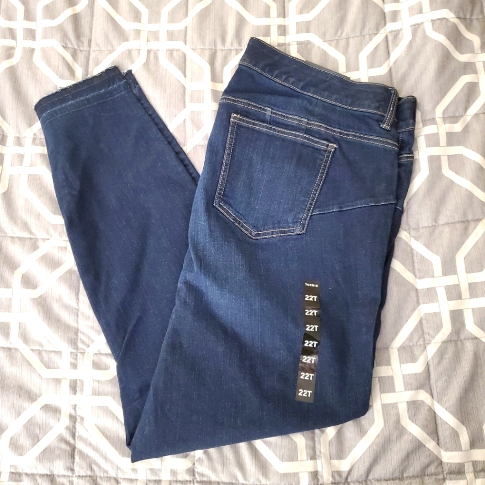 Torrid Bombshell Jeans 22T - Picture 2 of 5